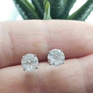 14K Solid Gold  Solitaire Cut Diamond Simulants